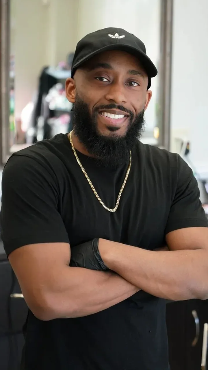 Pierre Wright, Master Barber at Siedel's Barbershop in Medina, Ohio