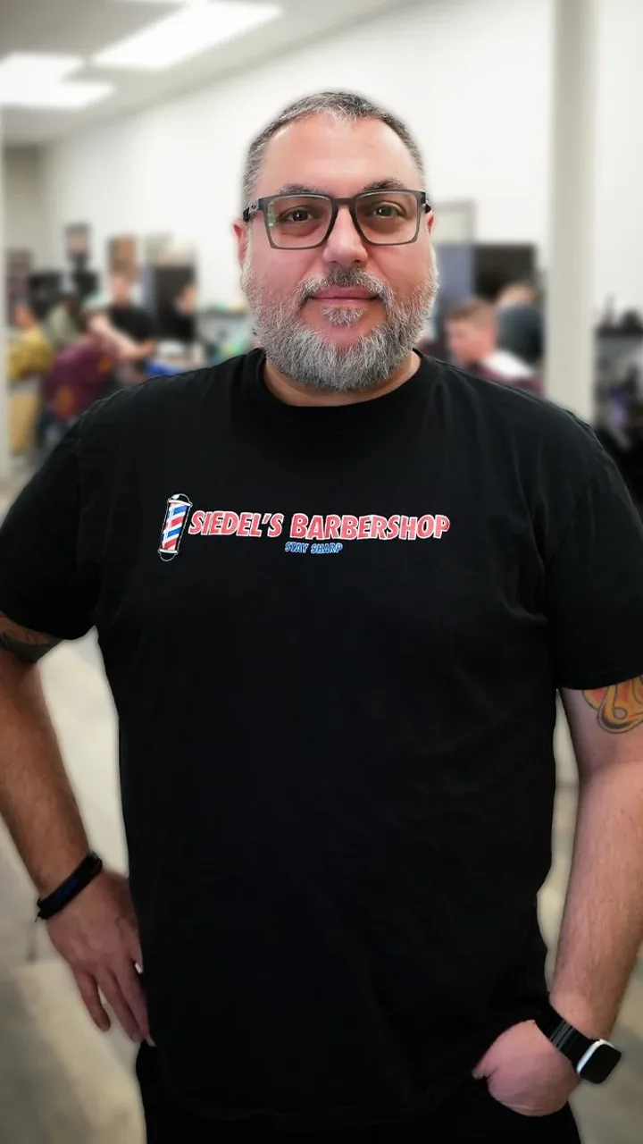 パブミラー　BAR barber ガレージ Jim LaMarca | Master Barber | Siedel's Barbershop Medina Ohio